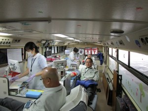 献血の様子（新湊）